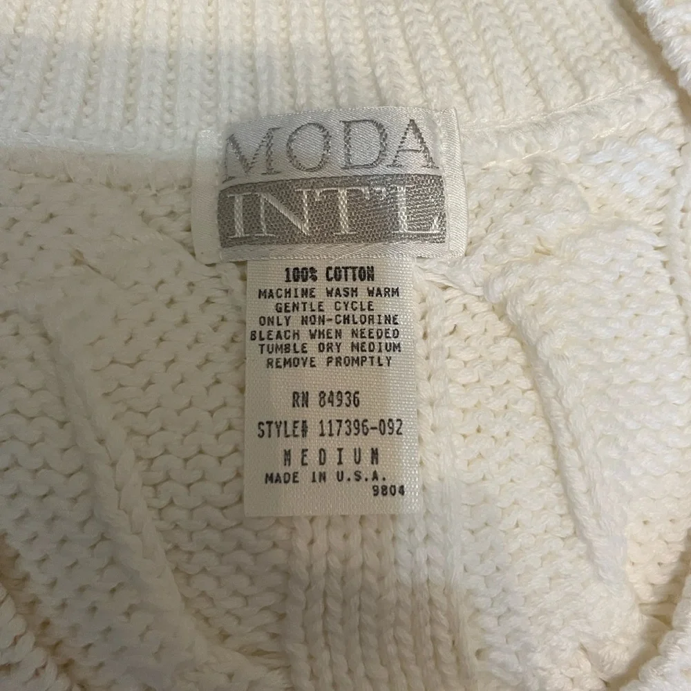 Women's V-neck Sweater - Picture 4 of 8